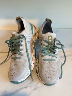 Men’s on cloud sneakers